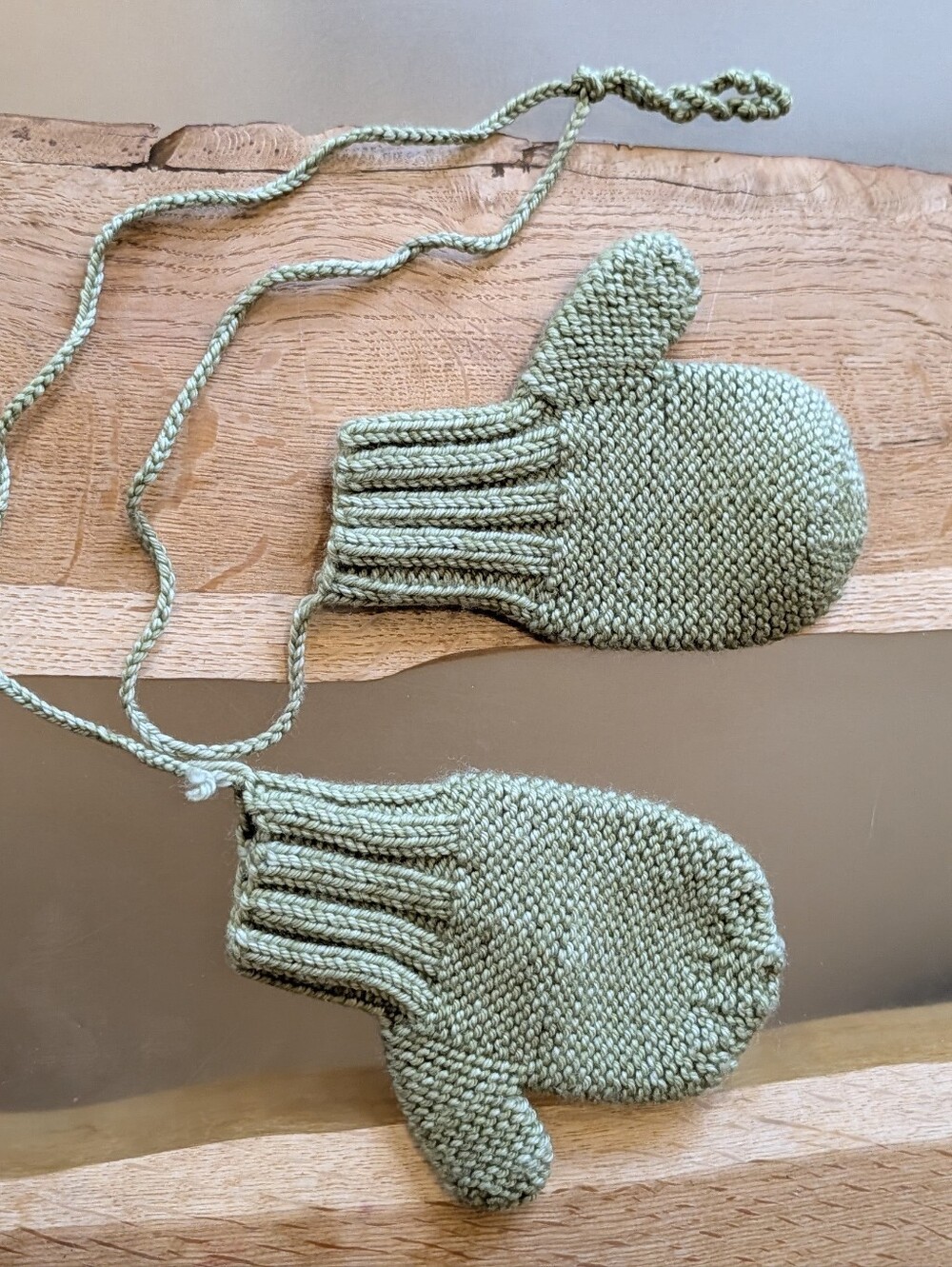 Misha And Puff 1-2y Merino Wool Sage Green Kids Mittens with Connecting Cord